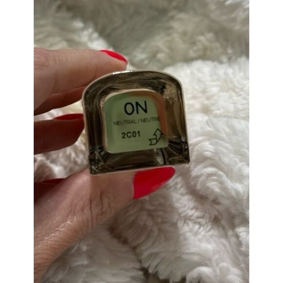 Guerlain Parure Gold Skin foundation 0N - Picture 6 of 6